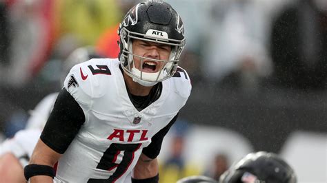Ridder, Falcons do just enough to pull out an ugly 13-8 win over struggling Jets